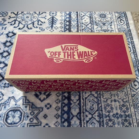 Vans Classic White Canvas Slip-Ons NWT - Picture 3 of 3